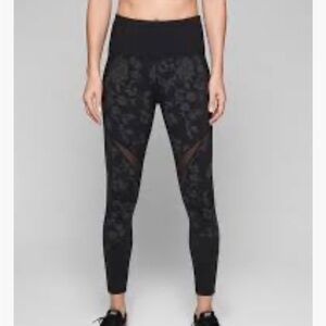 Athleta Women’s Moonlight Precision 7/8 Tight in black and grey size Large